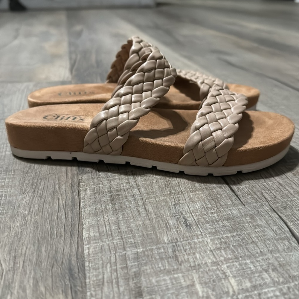 Sandals!! - Picture 2 of 3